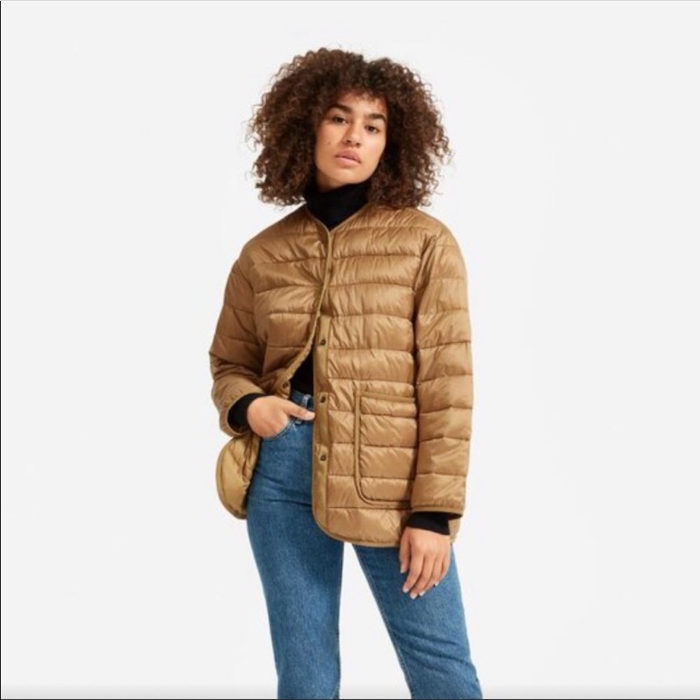 Everlane renew channel Liner in size small tan